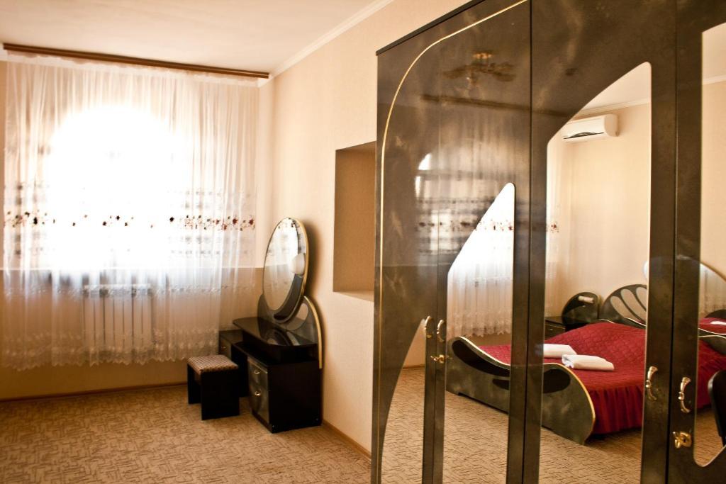 Delta Hotel Kiev Quarto foto
